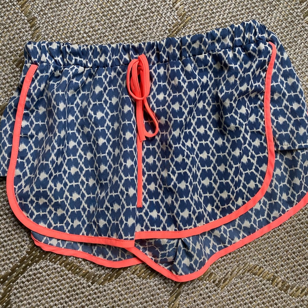 Funky shorts 🩳 ✌️ - Picture 2 of 4